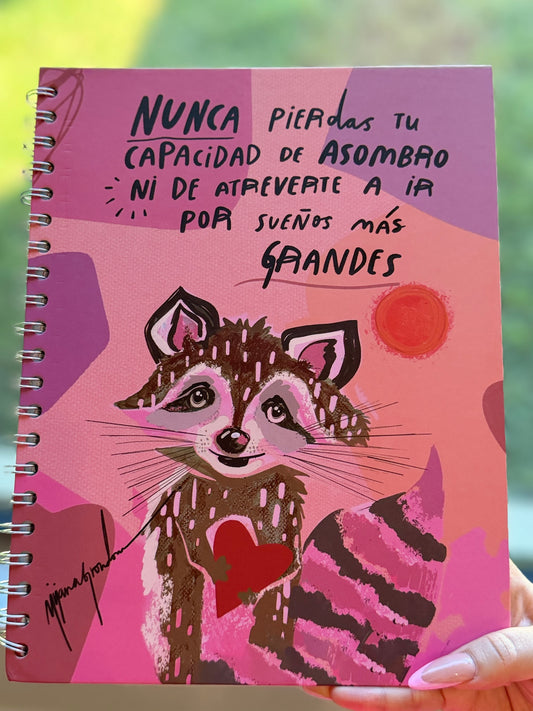 Cuaderno Cuadriculado mapache rosa